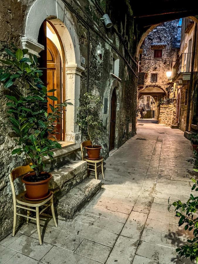 Apartamento I Due Gradoni Stone House Pacentro Exterior foto