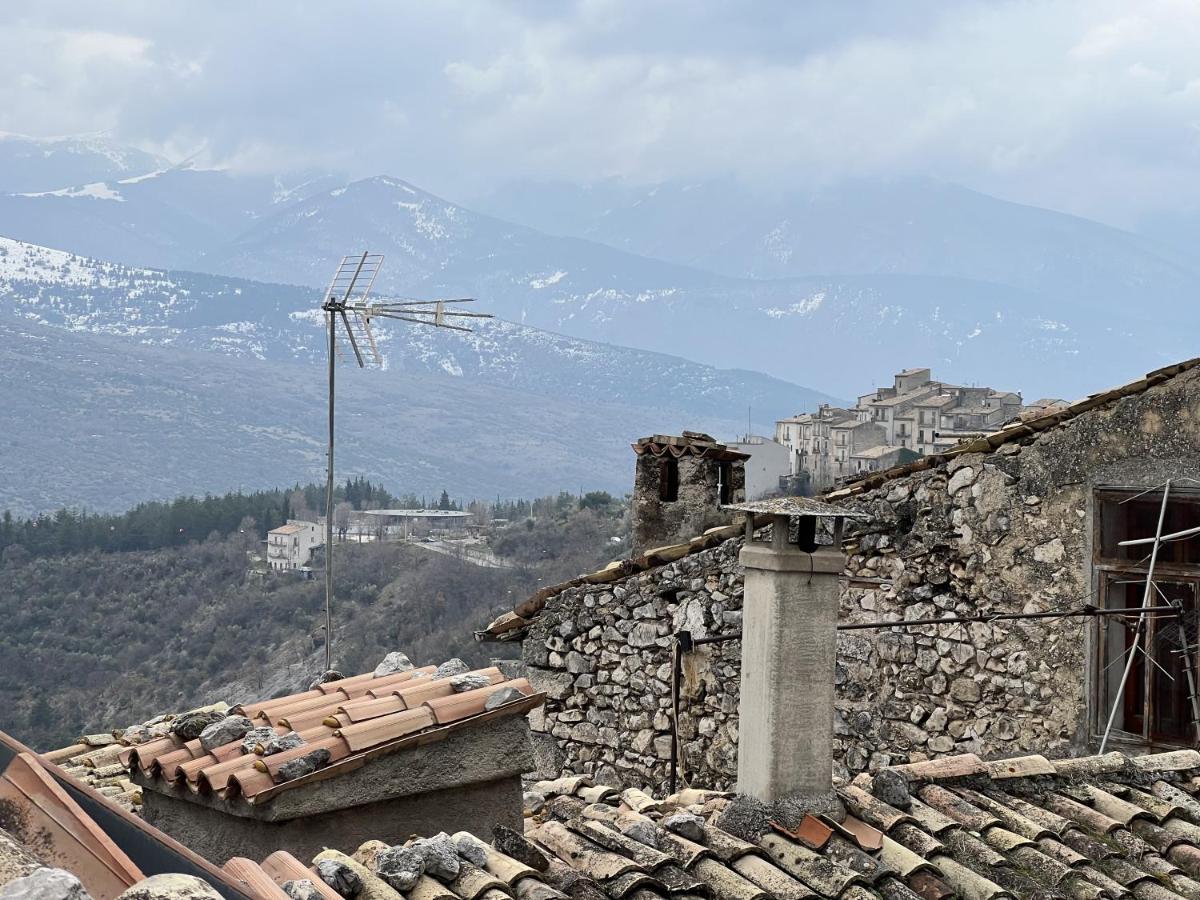 Apartamento I Due Gradoni Stone House Pacentro Exterior foto
